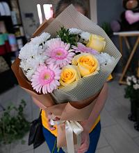 Букет цветов из:  Герберы, Розы и Хризантемы в Называевске